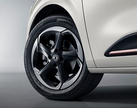 Dongfeng BOX - 1